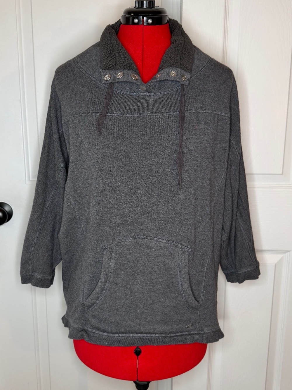 Alo Yoga 4 Snap Mock Neck 3/4 Sleeve Pullover Sweatshirt Top 2012 Women L Gray